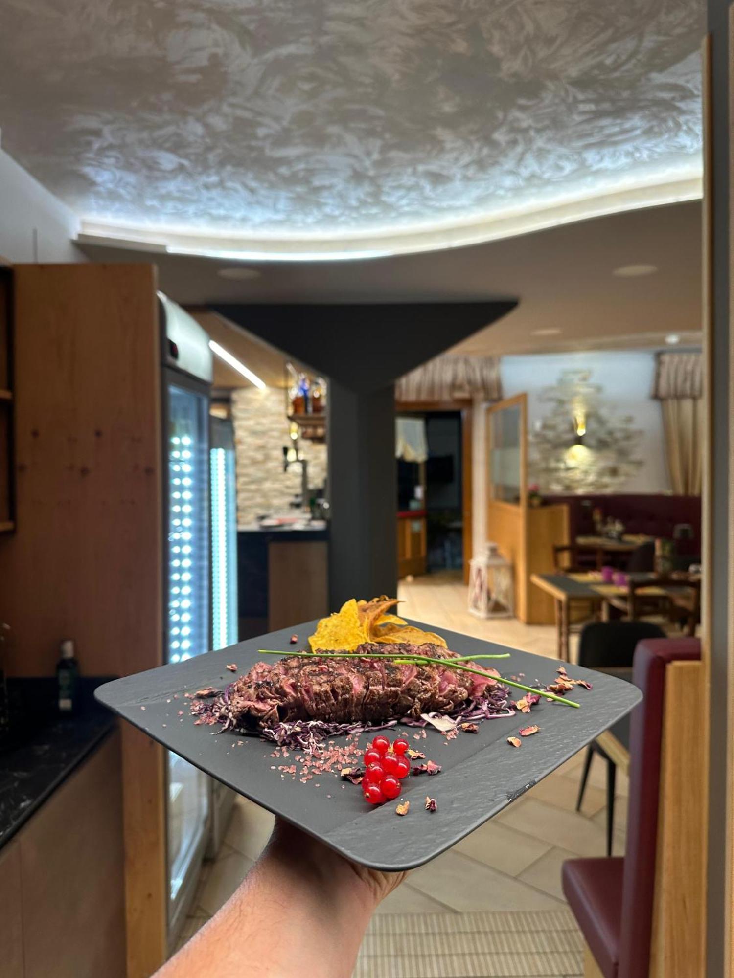 Hotel Edelweiss Con Ristorante Note Di Gusto Forni di Sopra Exterior foto